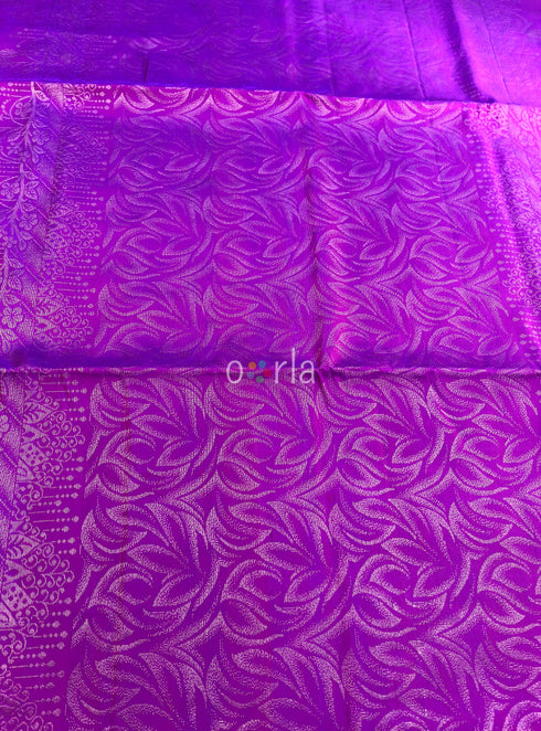 Prakruthi Ezhil Deep Magenta Pure Silver Zari with Sleeve Work Handloom Soft Silk Saree