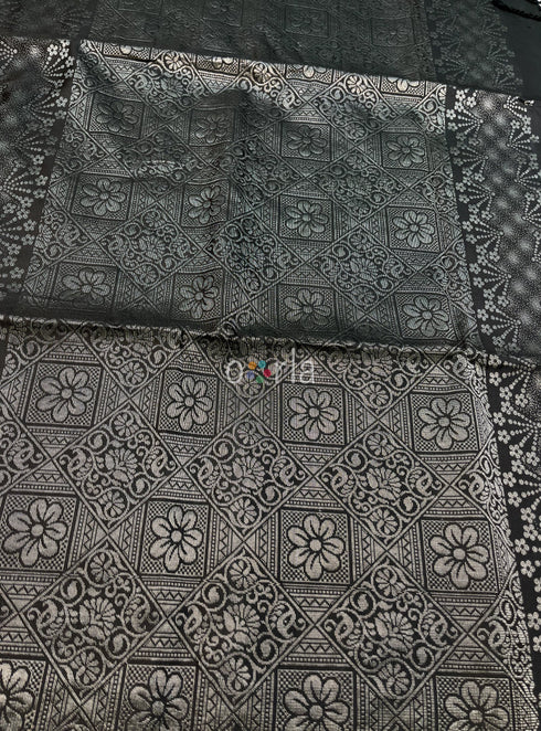 Prakruthi Ezhil Black Pure Silver Zari with Sleeve Work Handloom Soft Silk Saree