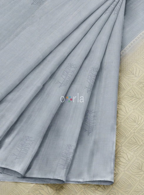 Prakruthi Vanya Light Grey & Cream Bhutta Handloom Tencel Vegan Silk Saree