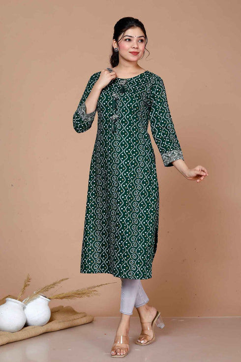 Miravan WomenS Rayon Bandhani Print Straight Kurti Green