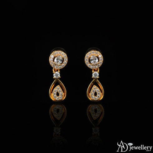 Golden Teardrop Elegance Necklace Set