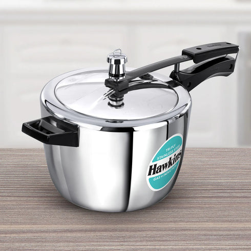 Hawkins Induction Tri Ply Ventura Stainless Steel 4.5 Litre Tri-ply Stainless Steel Pressure Cooker