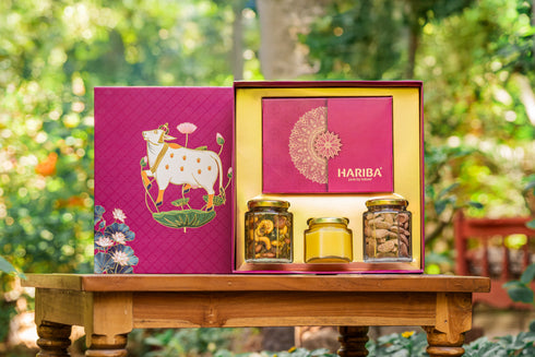 Hariba Dairy Farm Hamper pack with American Dryfruit Punch