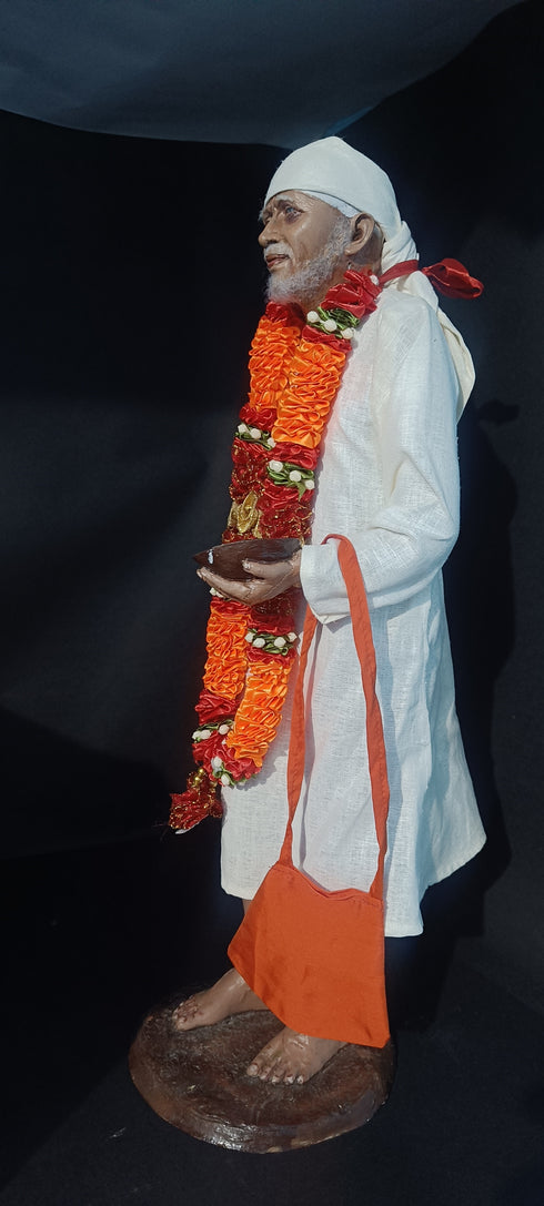 Standing Sai Baba Murthi