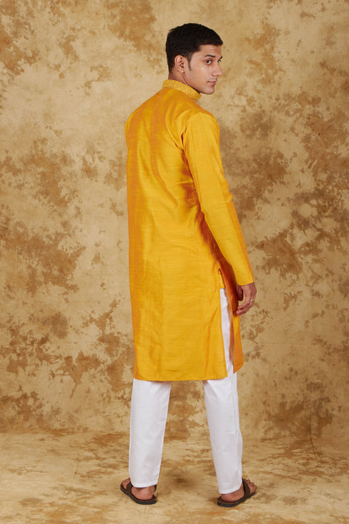Veshbhoshaa Bluesaanchi Royal Elegance Yellow Handloom Embroidery Kurta Set