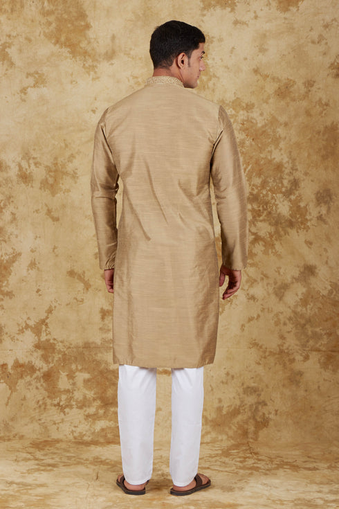 Veshbhoshaa Bluesaanchi Royal Elegance Ecru Handloom Embroidery Kurta Set
