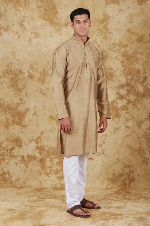 Veshbhoshaa Bluesaanchi Royal Elegance Ecru Handloom Embroidery Kurta Set