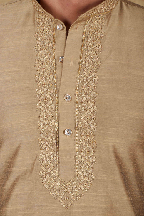 Veshbhoshaa Bluesaanchi Royal Elegance Ecru Handloom Embroidery Kurta Set