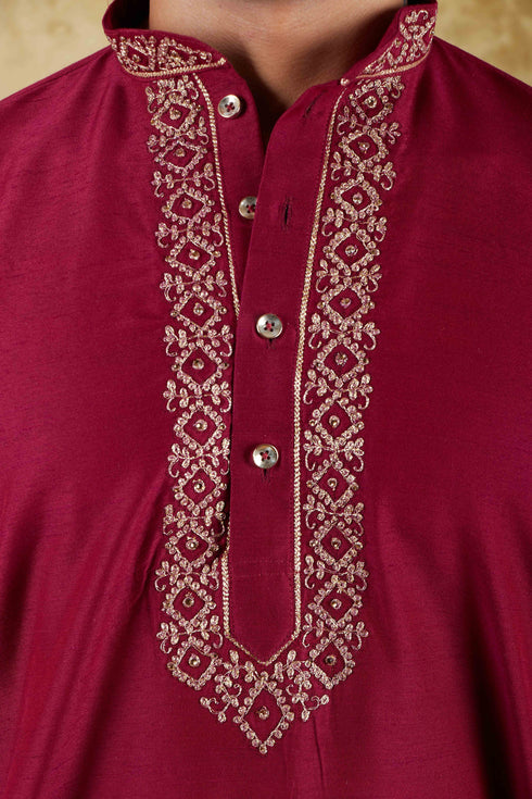 Veshbhoshaa Bluesaanchi Royal Elegance Crimson Handloom Embroidery Kurta Set