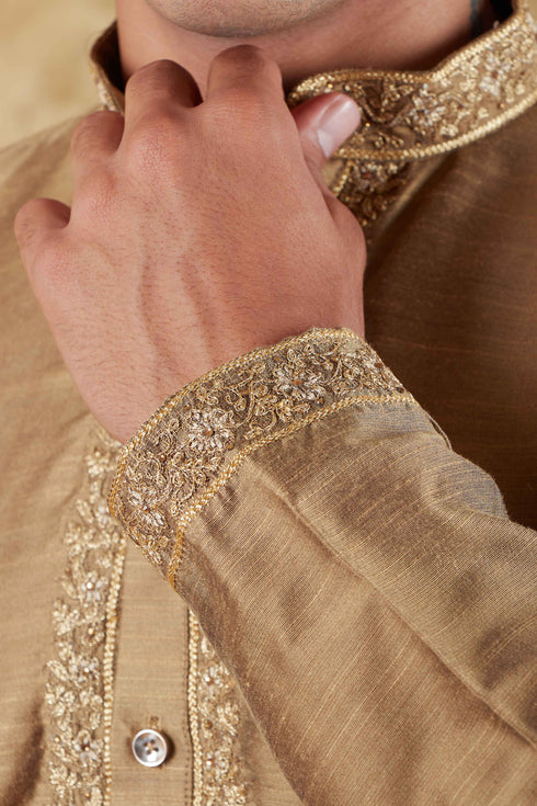 Veshbhoshaa Bluesaanchi Sunshine: Handwoven Embroidered Kurta Set Raw Umber