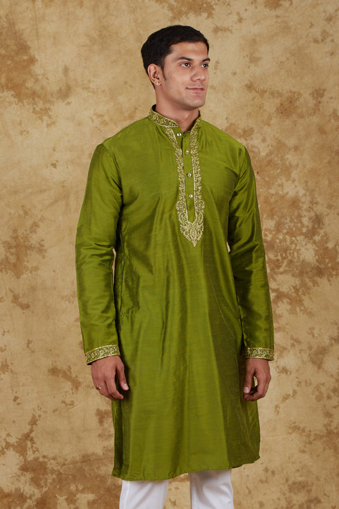 Veshbhoshaa Bluesaanchi Sunshine: Handwoven Embroidered Kurta Set Royal Green