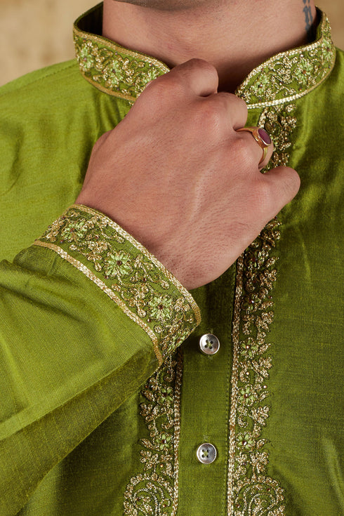 Veshbhoshaa Bluesaanchi Sunshine: Handwoven Embroidered Kurta Set Royal Green