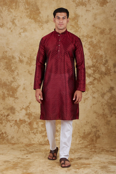 Veshbhoshaa Bluesaanchi Banarsi Silk Maroon Kurta Set