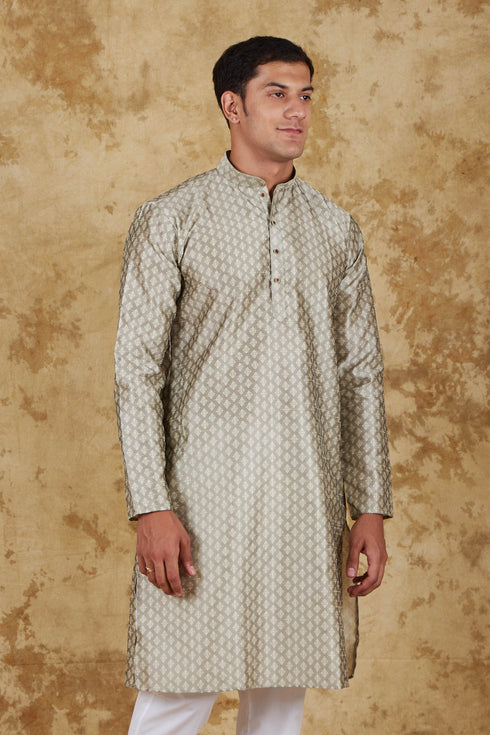 Veshbhoshaa Bluesaanchi Banarsi Silk Silver Kurta Set