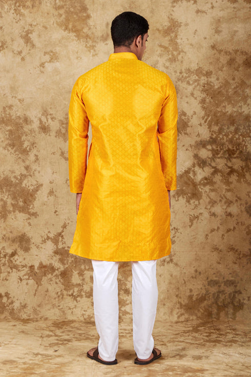 Veshbhoshaa Bluesaanchi Banarsi Silk Yellow Kurta Set