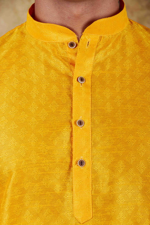 Veshbhoshaa Bluesaanchi Banarsi Silk Yellow Kurta Set