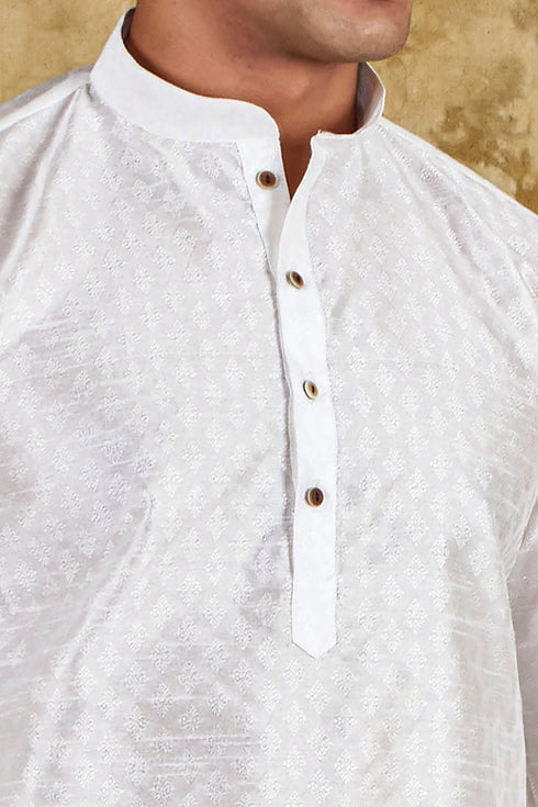 Veshbhoshaa Bluesaanchi Banarsi Silk White Kurta Set