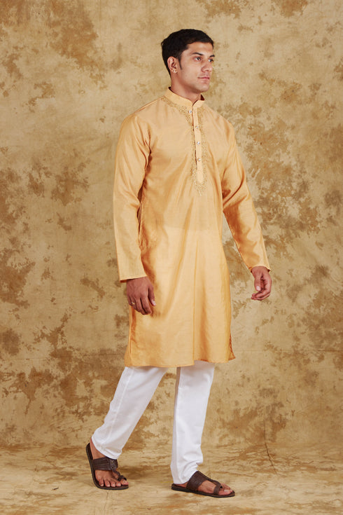 Veshbhoshaa Bluesaanchi Chanderi Silk Embroidered Kurta Set" Earth Yellow