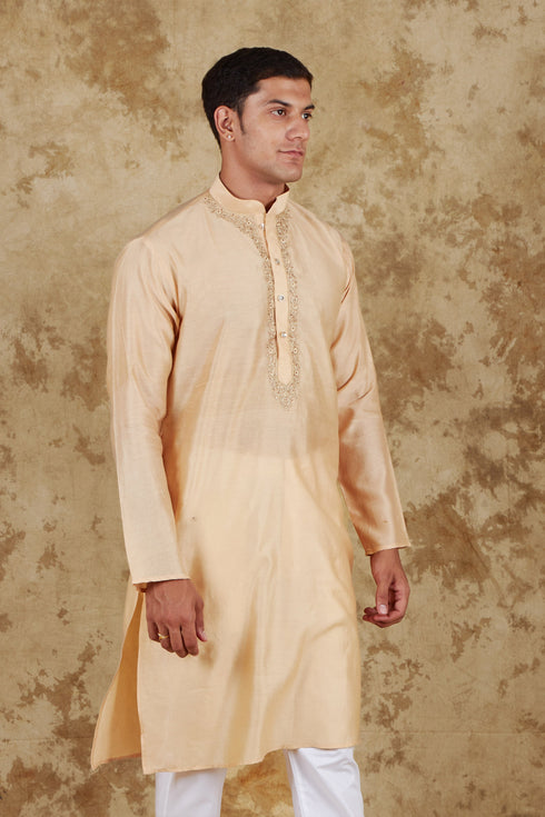Veshbhoshaa Bluesaanchi Chanderi Silk Embroidered Kurta Set" Navajo White