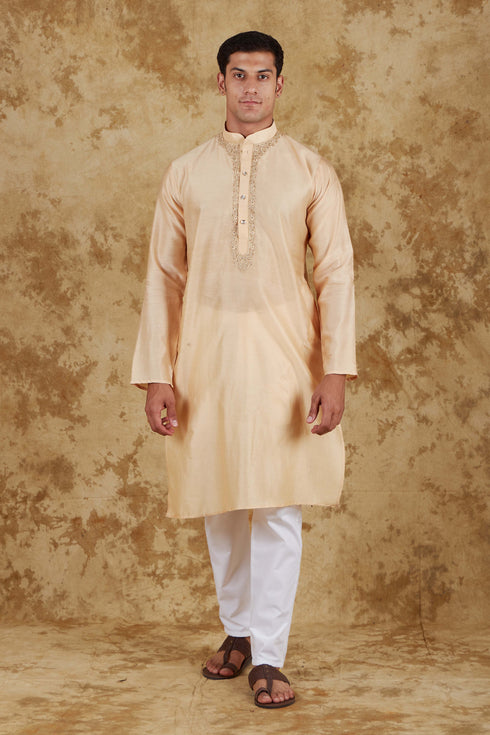 Veshbhoshaa Bluesaanchi Chanderi Silk Embroidered Kurta Set" Navajo White