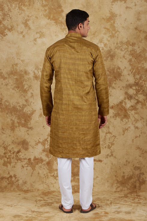 Veshbhoshaa Bluesaanchi Mustard Textured Men'S Kurta Set