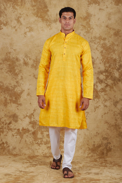 Veshbhoshaa Bluesaanchi Dark Yellow Textured Men'S Kurta Set
