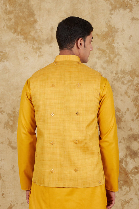 Veshbhoshaa Bluesaanchi Men'S Cotton Blend Yellow Mirror Embroidered Waistcoat