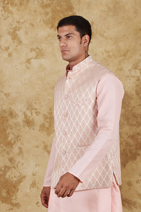 Veshbhoshaa Bluesaanchi Men'S Jacquard Light Peach Waistcoat