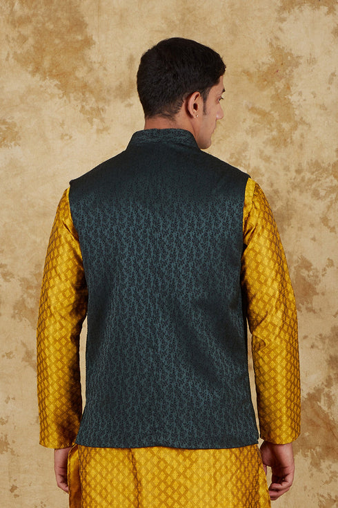Veshbhoshaa Bluesaanchi Men'S Jacquard Dark Green Waistcoat