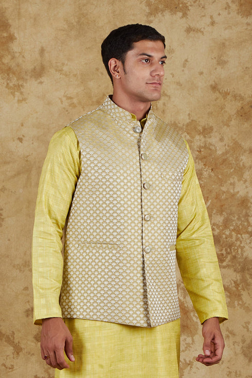 Veshbhoshaa Bluesaanchi Men'S Jacquard Yellow Waistcoat