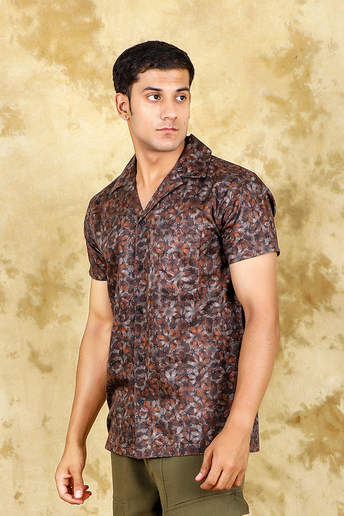 Veshbhoshaa Bluebird Cotton Blend Short Brown Printed Shirt For Men