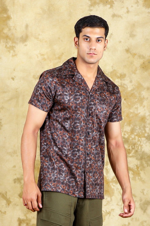 Veshbhoshaa Bluebird Cotton Blend Short Brown Printed Shirt For Men