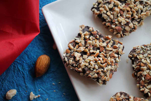Neelam Foodland Almond Praline Caramel In Dark Chocolate Sweets