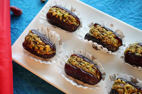 Neelam Foodland Pista Elaichi Dates Sweet