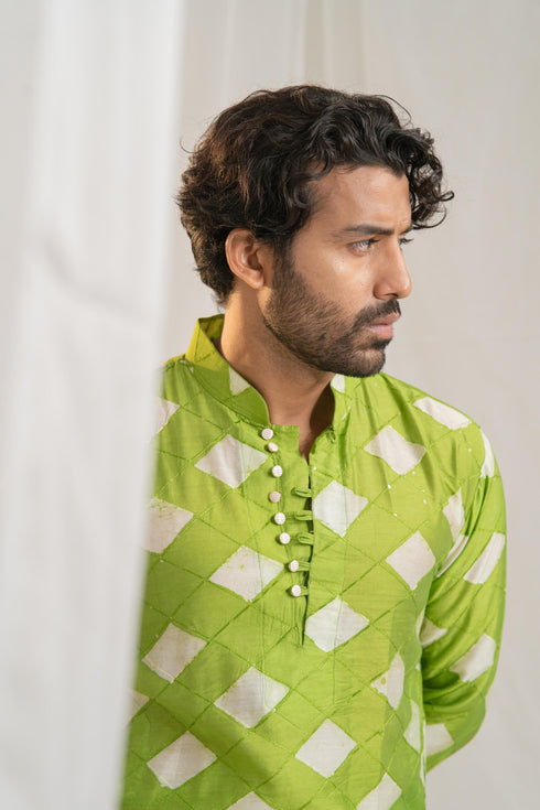 Kzari Classic Safed Hara Checks Chanderi Silk Kurta