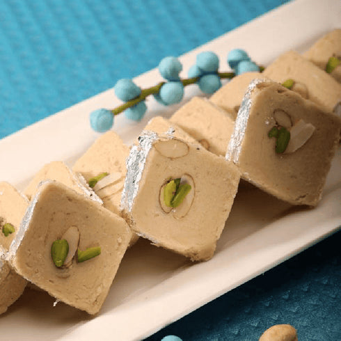 Kamdhenu Mishti Shahi Kaju Gajak