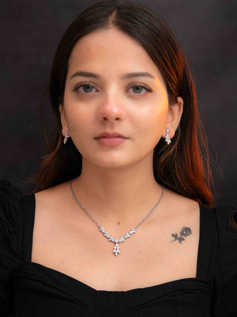 Zeraki Jewels Alya Silver Necklace Set