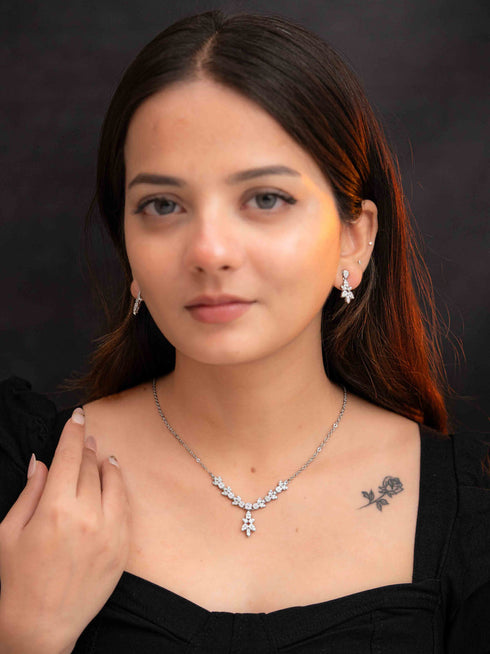 Zeraki Jewels Alya Silver Necklace Set