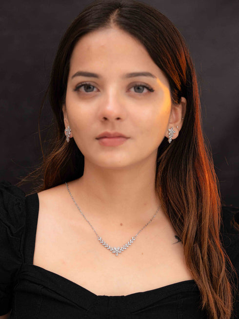 Zeraki Jewels Dazzle Silver Necklace Set