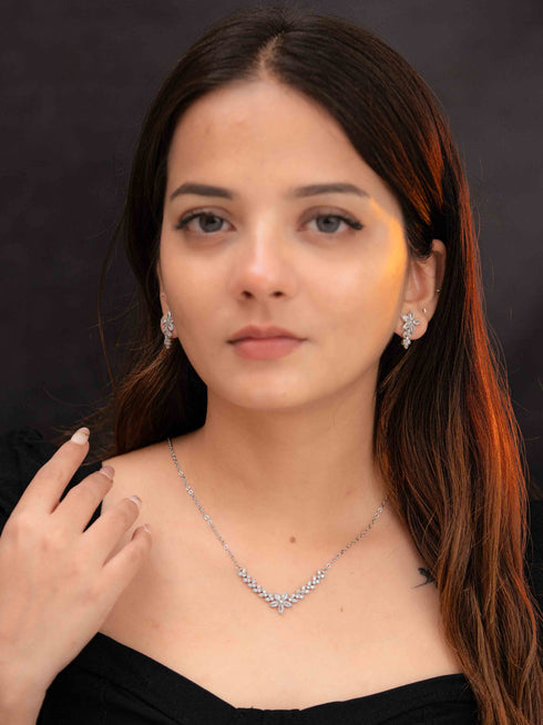 Zeraki Jewels Dazzle Silver Necklace Set
