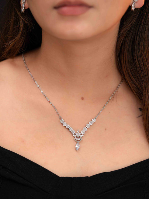 Zeraki Jewels Shine Silver Necklace Set