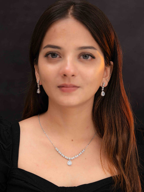 Zeraki Jewels Lumi Silver Necklace Set