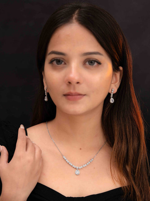 Zeraki Jewels Lumi Silver Necklace Set