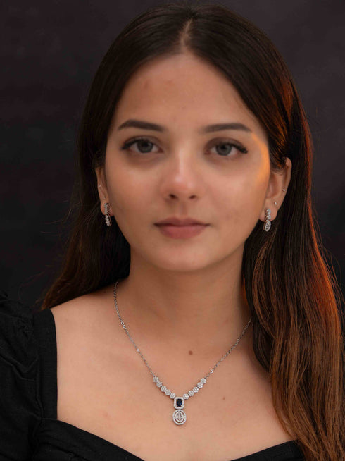 Zeraki Jewels Vela Silver Necklace Set