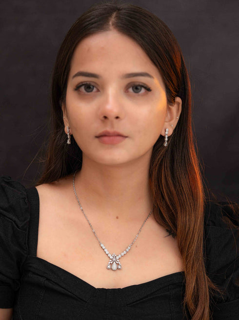 Zeraki Jewels Zeni Silver Necklace Set