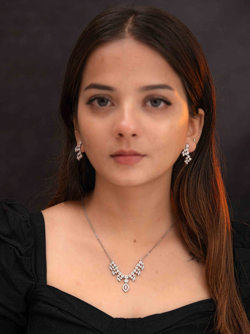 Zeraki Jewels Ojasvi Silver Necklace Set