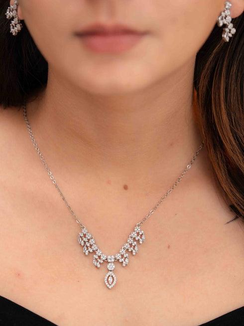 Zeraki Jewels Ojasvi Silver Necklace Set