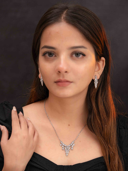Zeraki Jewels Nia Silver Necklace Set