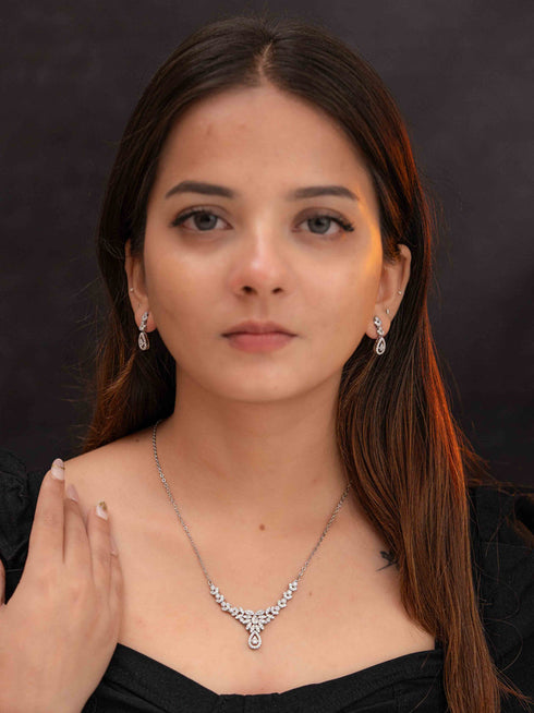 Zeraki Jewels Ishita Silver Necklace Set