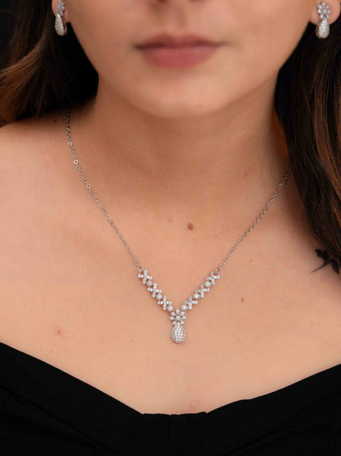 Zeraki Jewels Prakruti Silver Necklace Set